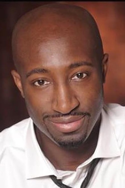 Kevin Yeboah as Roberto