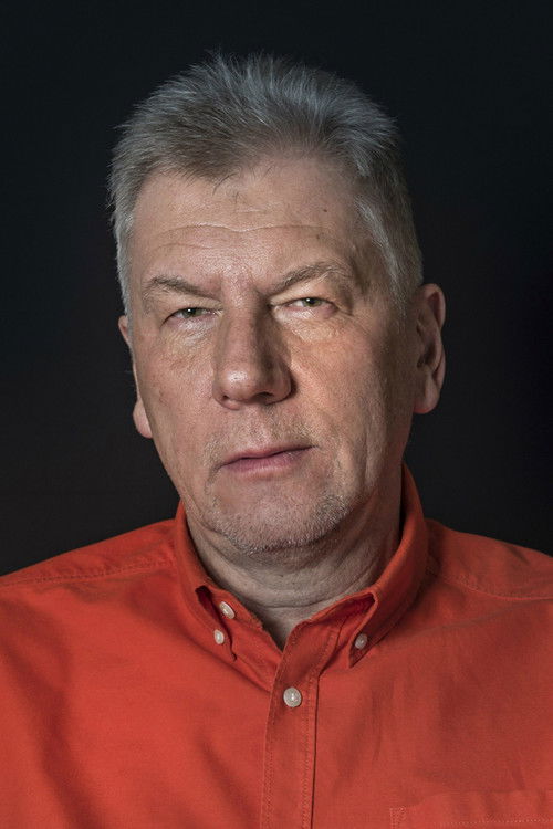 Jacek Łapot as Tom
