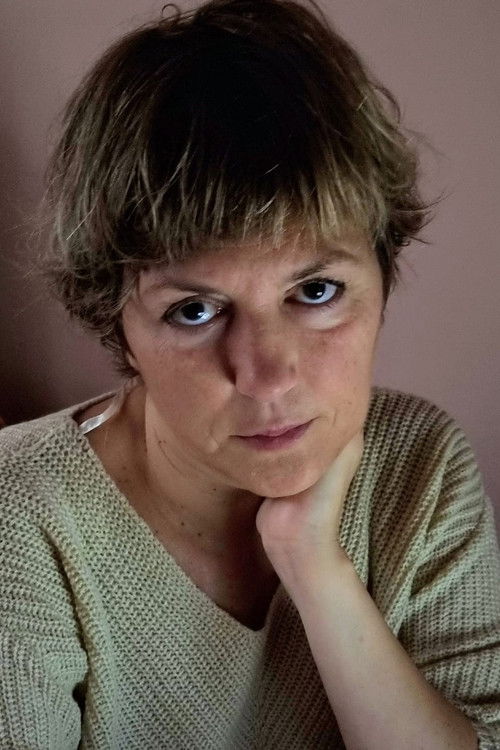 Hana Kivi as Linda (voice)