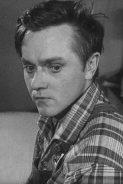 Mikhail Lobanov as Hare (voice)