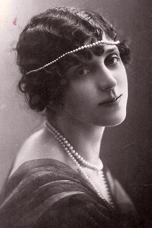 Mariya Goricheva as Engineer Sadovskiy's mother