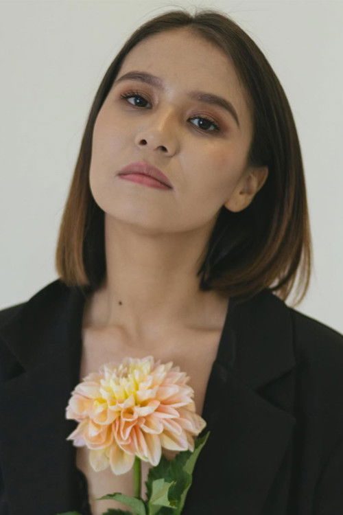 Almagul Kazikhan as Daughter