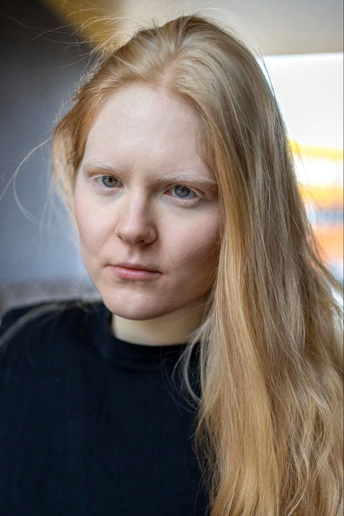 Annika Molke as Magd