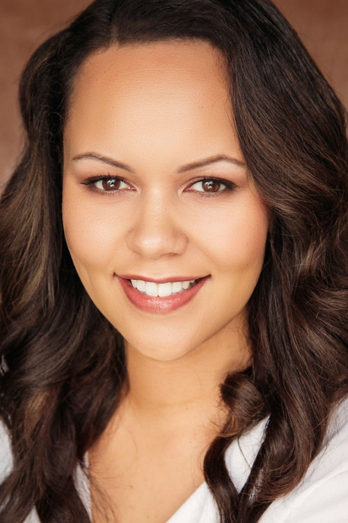 Cian Elyse White as Gloria