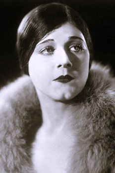 Lillian Rich as Dorothy Nelson