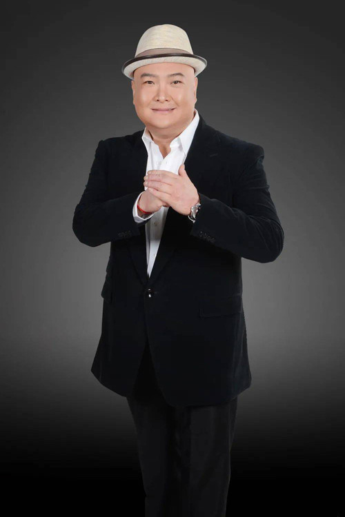 Jun Fan as 大奔司机