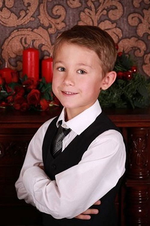 Ivan Dremach as Vlad (childhood)