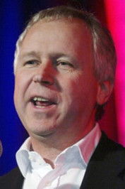 Preben Vridstoft as Præst