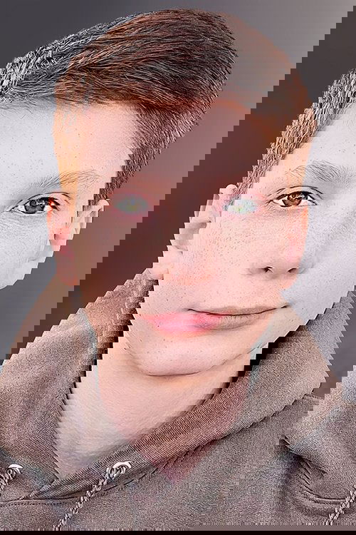 Everett Blunck as Ben