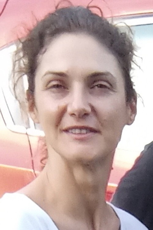 Priscila Alba as Policial 1