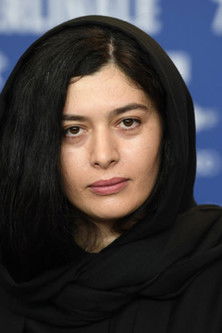 Zhila Shahi as Safie Modarres (Mehdi's Wife)