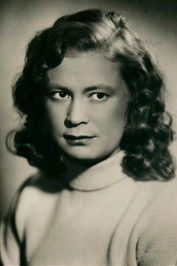 Tamara Alyoshina as Вера Сергеевна