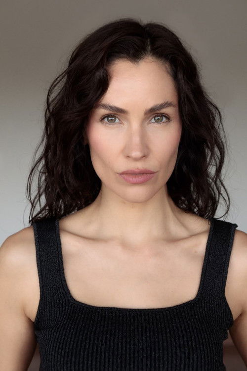 Habda Malacón as Beatriz