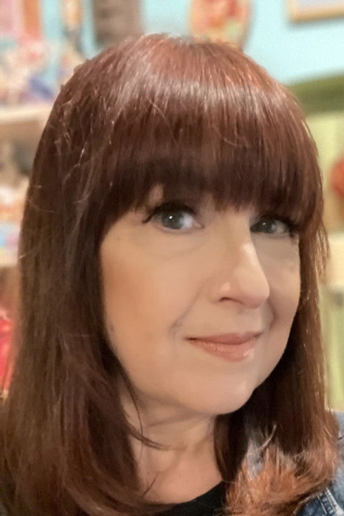 Lisa Petrucci as Self