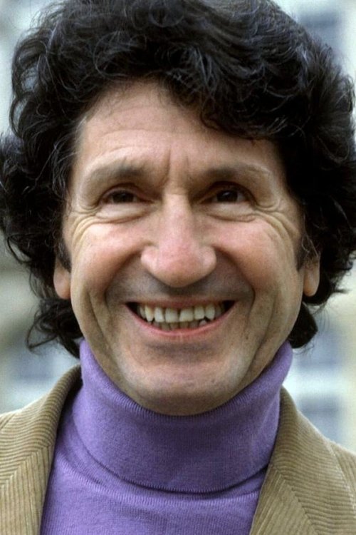 Marcel Mouloudji as le chanteur des rues