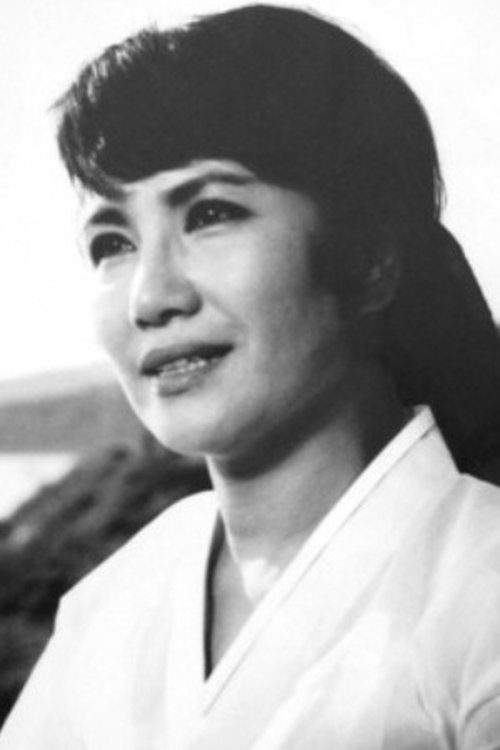 Moon Jeong-suk as Jun-ho's mother