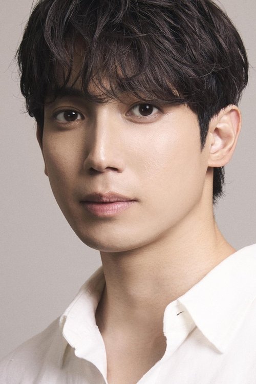 Shōtarō Arisawa as Jonathan Joestar