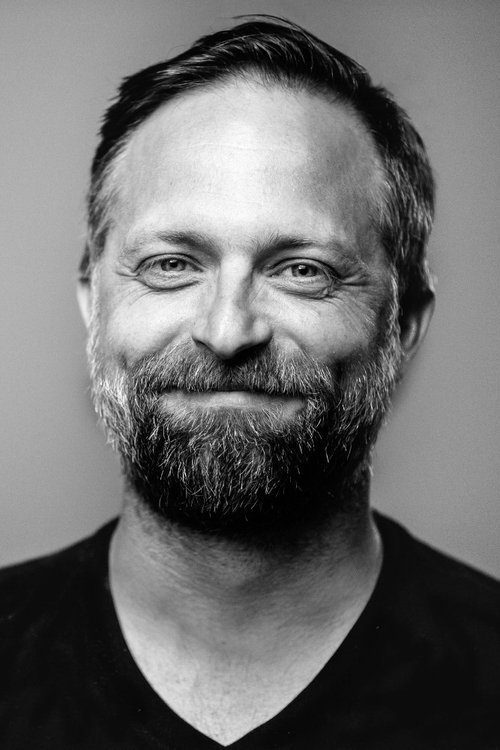 Ethan Vincent as Peter Schmidt