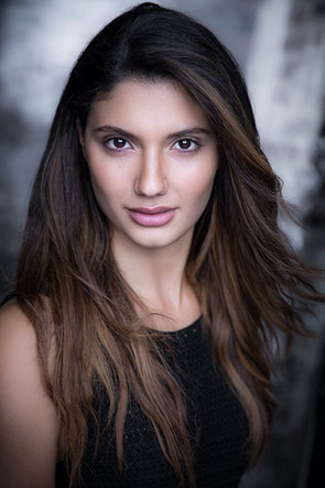 Andrea Vasiliou as Bragan