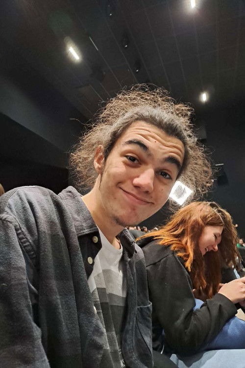 Ziane Menni as Pete le vautour