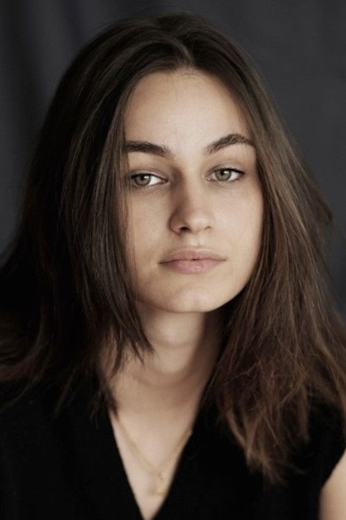 Constance Bascou as Nora Sokolova