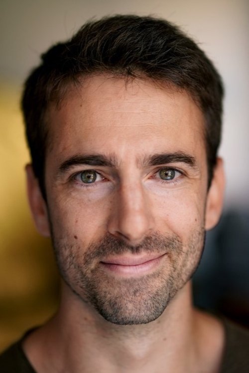 Pierre André as Gendarme