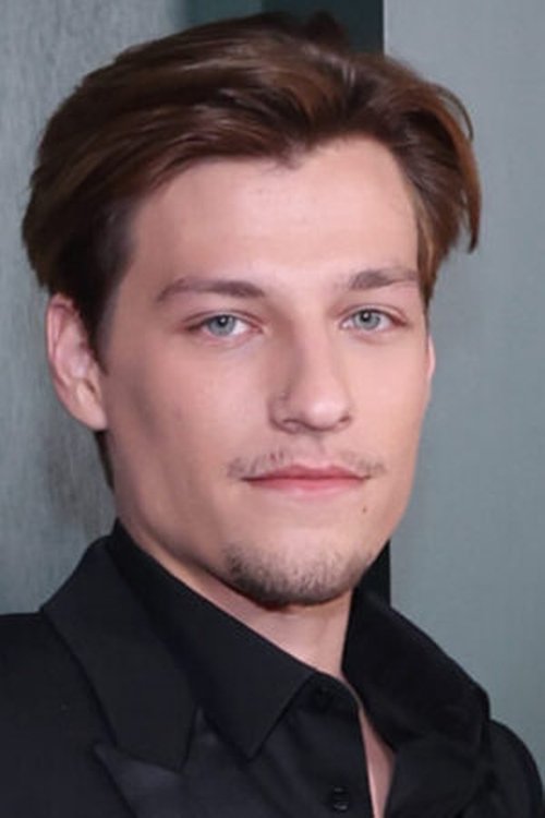 Jake Bongiovi as Justin