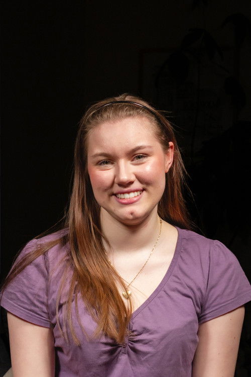 Tiril Fosheim Kleppan as Nora