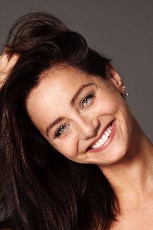 Zoë van Weert as Evi Stuurman