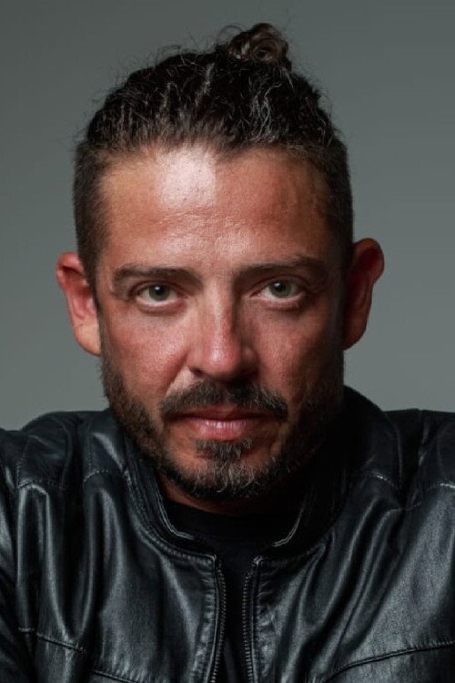 Alexandre Vollú as Pai