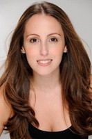 Luana Martau as Renata