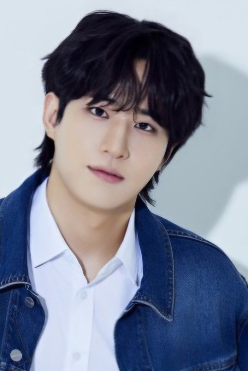 이제빈 as Self - Contestant