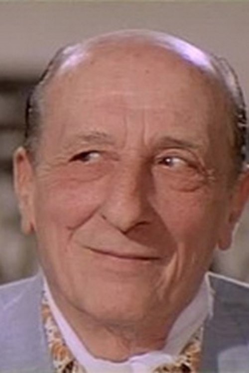 Renato Malavasi as direttore del cimitero