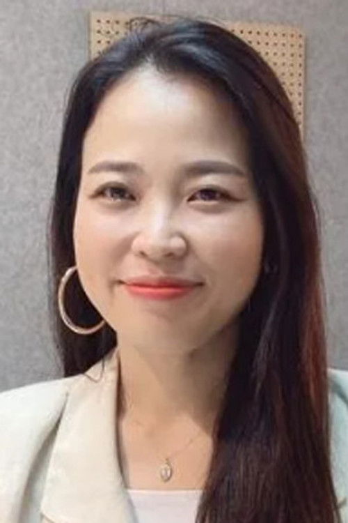 Moon Nam-sook as Ye-ji's (voice)