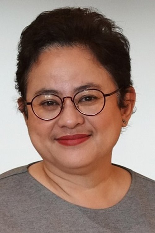 Shanty Harmayn as Bride in Bus