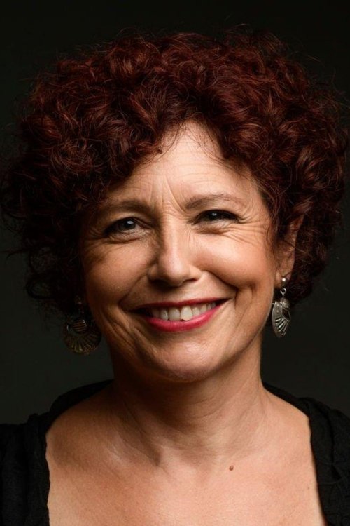 Icíar Bollaín as Estrella - 15 años