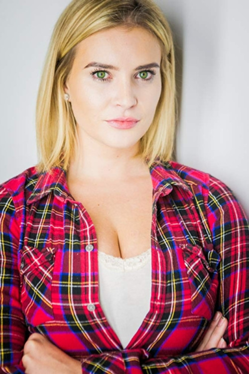 Sofia Troop as Cammy