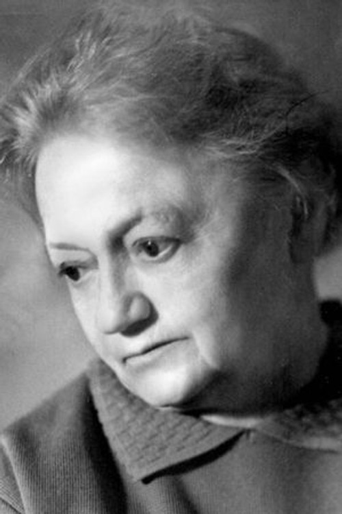 Valentina Sperantova as Grandma Lida