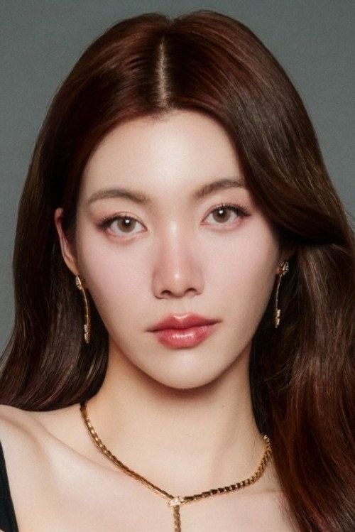 Kornnaphat Sethratanapong as Aom