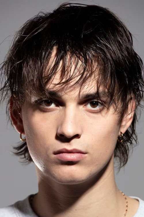 Merlin Von Garnier as Malte