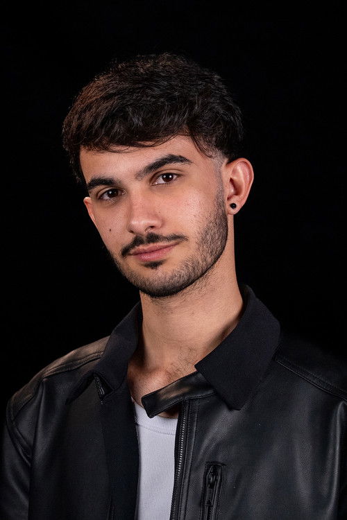 Nilton Silva as Nilton Silva / Eva Trovão