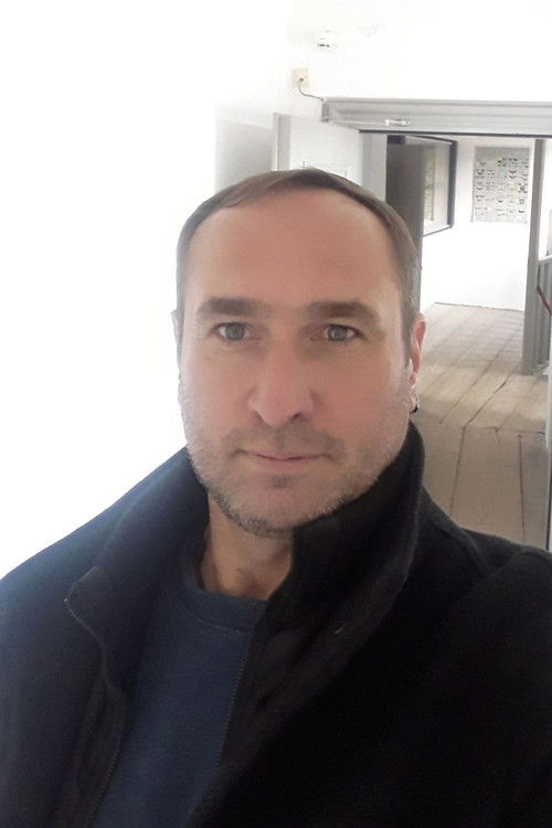 Peter Gregor as Biergarten-Gast