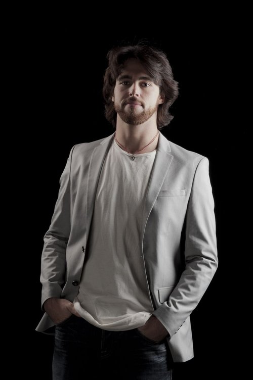 Leo Scotti as Bagnino Aquafan / Background Character