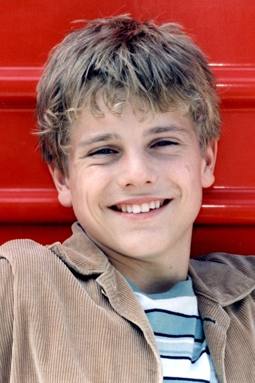 Tobias Retzlaff as Dennis Metz