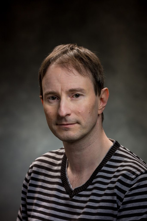 Aron Wade as Akke Impens