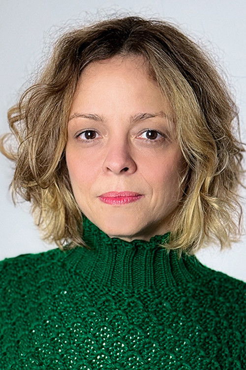 Stella Rabello as Stela