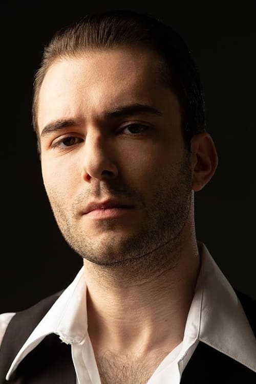 Tim Novotny as Officer D'Angelo