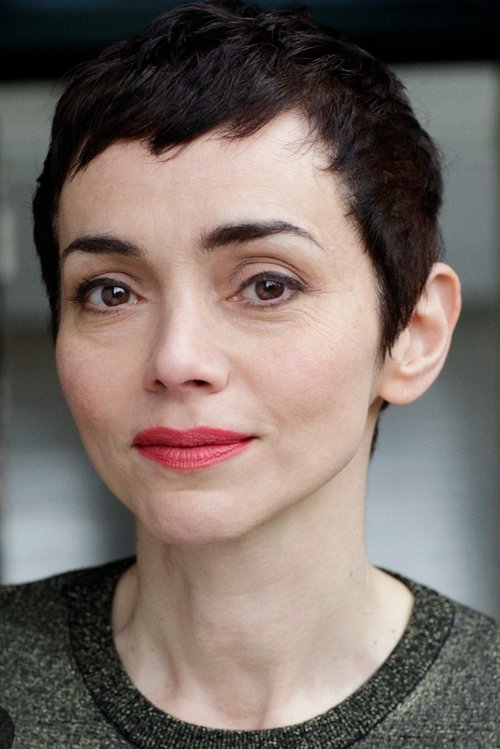 Helene Maksoud as Nina