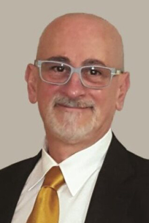 Stathis Nikolaidis as Παπαγιαννάκης, γιατρός