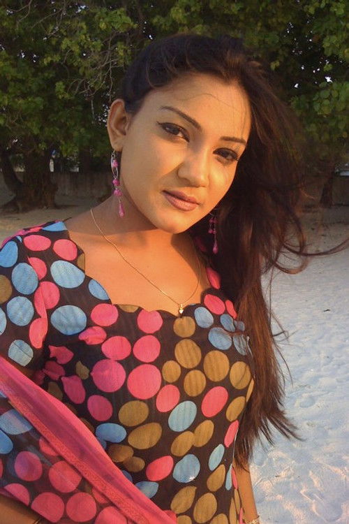 Amira Ismail as Nasiha